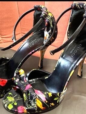 Gucci Floral💐 Satin Ankle Strap Heels w/ Knot Bow  Print Stiletto Sandals- Mint